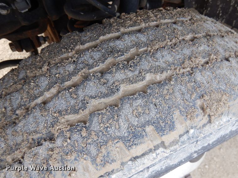 image for item DF6473 2011 Ford F350 Super Duty  SuperCab tow truck