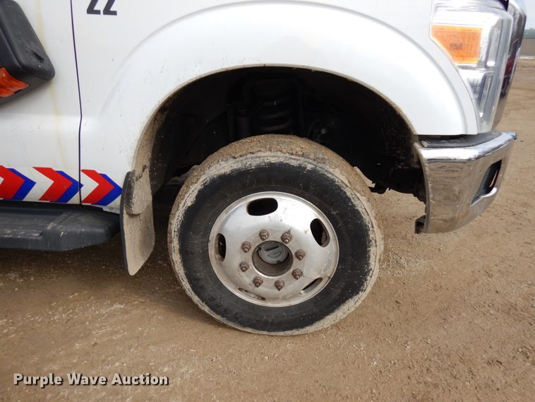 image for item DF6473 2011 Ford F350 Super Duty  SuperCab tow truck