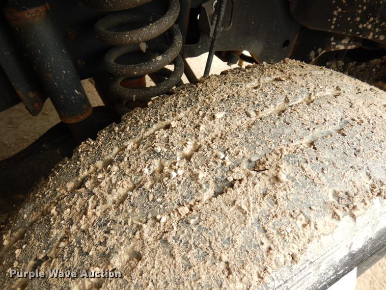 image for item DF6473 2011 Ford F350 Super Duty  SuperCab tow truck