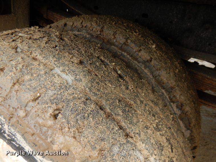 image for item DF6473 2011 Ford F350 Super Duty  SuperCab tow truck