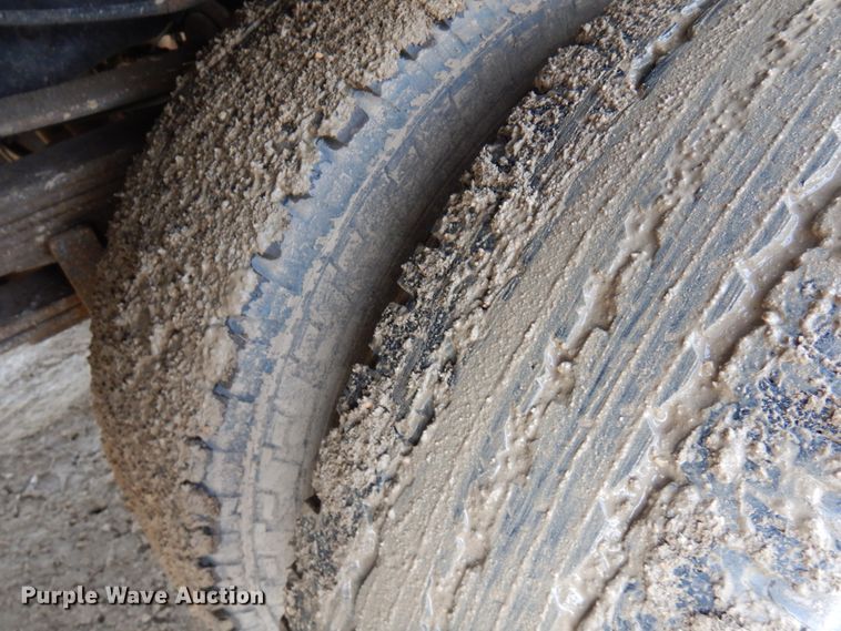 image for item DF6473 2011 Ford F350 Super Duty  SuperCab tow truck