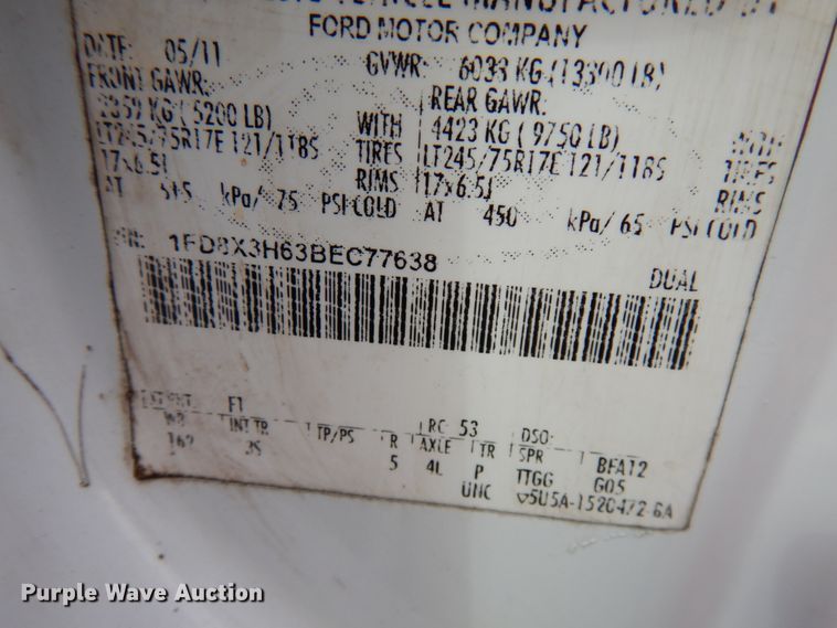 image for item DF6473 2011 Ford F350 Super Duty  SuperCab tow truck