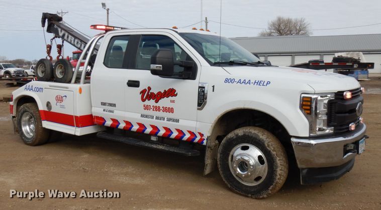 image for item DF6475 2018 Ford F350 Super Duty  SuperCab tow truck