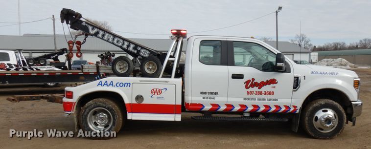 image for item DF6475 2018 Ford F350 Super Duty  SuperCab tow truck