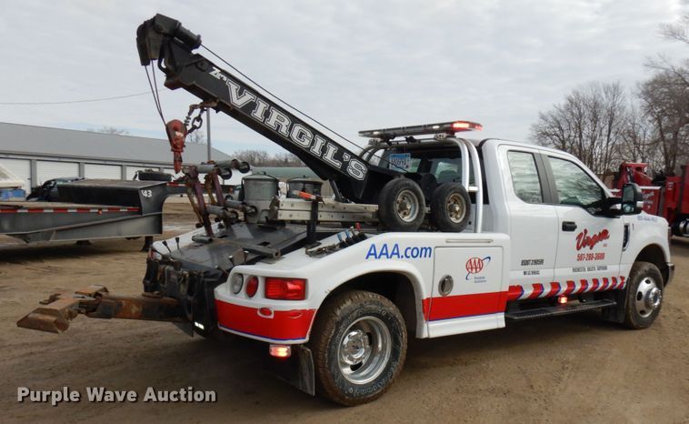 image for item DF6475 2018 Ford F350 Super Duty  SuperCab tow truck