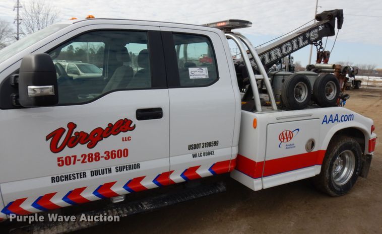image for item DF6475 2018 Ford F350 Super Duty  SuperCab tow truck