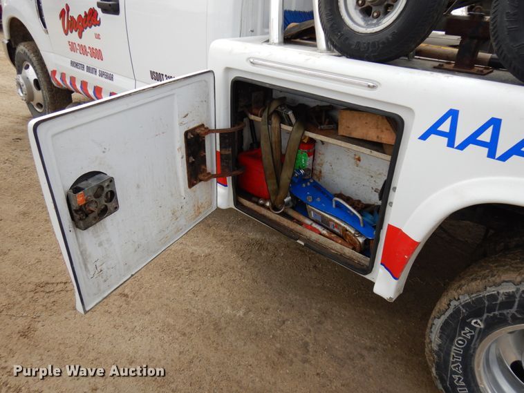 image for item DF6475 2018 Ford F350 Super Duty  SuperCab tow truck