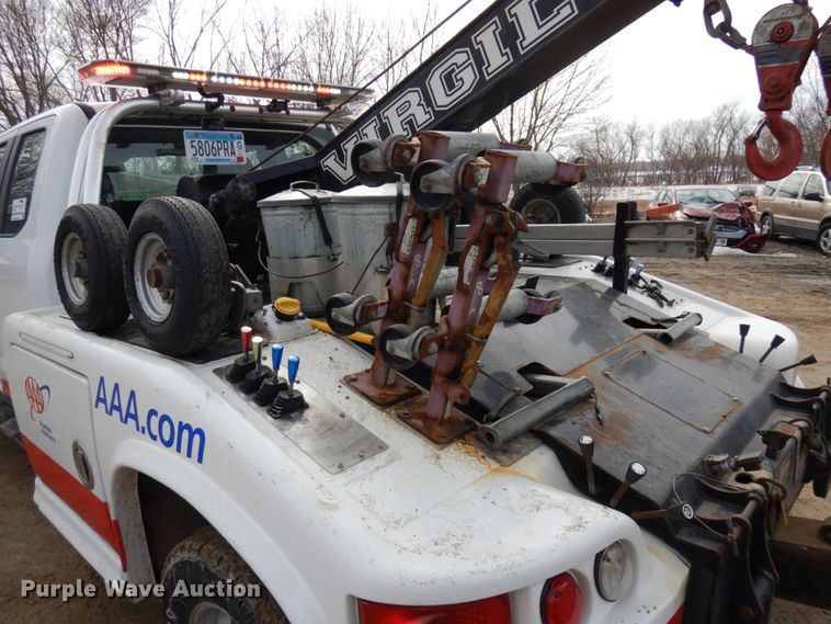 image for item DF6475 2018 Ford F350 Super Duty  SuperCab tow truck