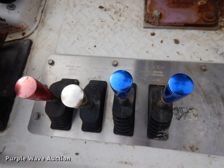 image for item DF6475 2018 Ford F350 Super Duty  SuperCab tow truck