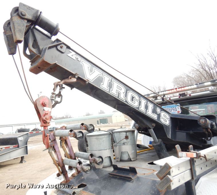 image for item DF6475 2018 Ford F350 Super Duty  SuperCab tow truck