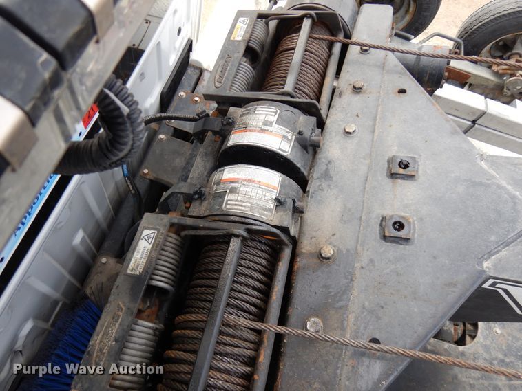 image for item DF6475 2018 Ford F350 Super Duty  SuperCab tow truck