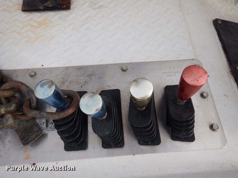 image for item DF6475 2018 Ford F350 Super Duty  SuperCab tow truck