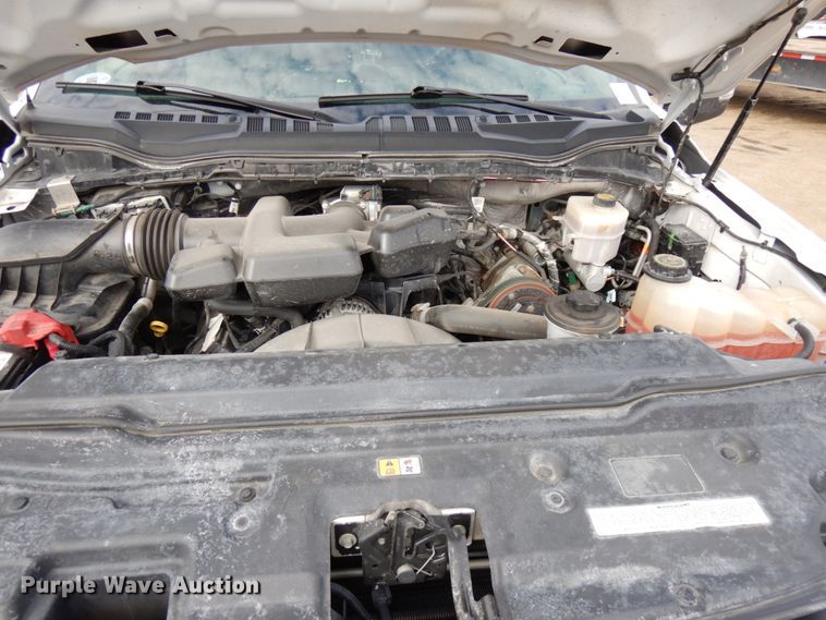 image for item DF6475 2018 Ford F350 Super Duty  SuperCab tow truck