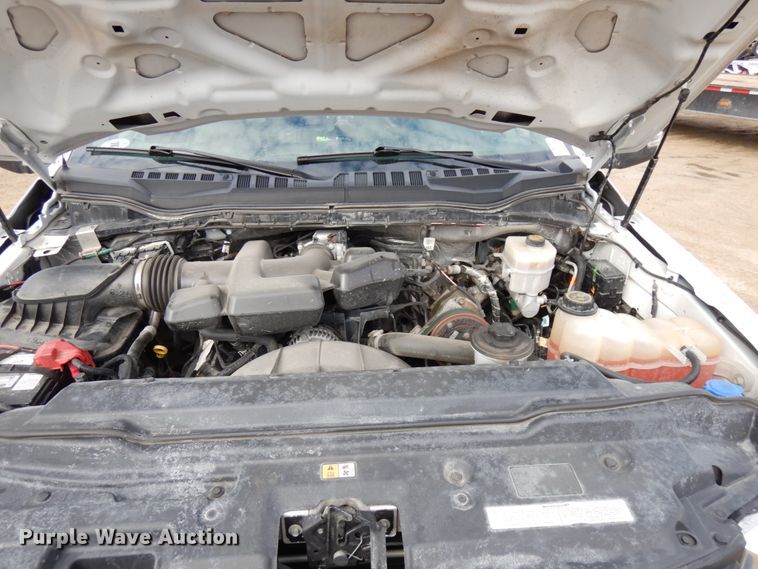 image for item DF6475 2018 Ford F350 Super Duty  SuperCab tow truck