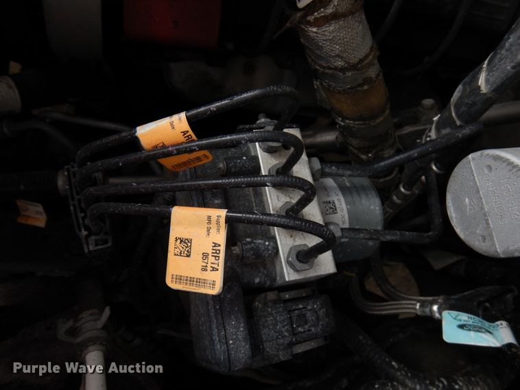 image for item DF6475 2018 Ford F350 Super Duty  SuperCab tow truck