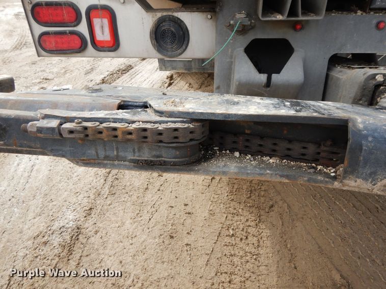 image for item DF6480 2020 Peterbilt 337  rollback truck