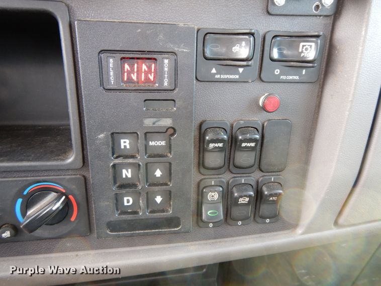 image for item DF6480 2020 Peterbilt 337  rollback truck