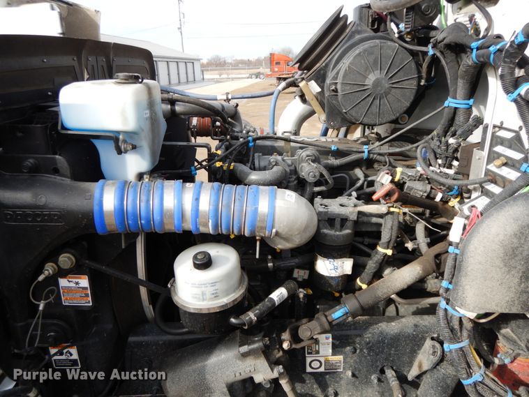 image for item DF6480 2020 Peterbilt 337  rollback truck