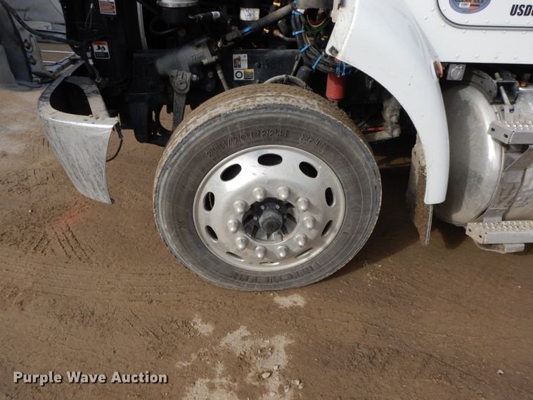 image for item DF6480 2020 Peterbilt 337  rollback truck