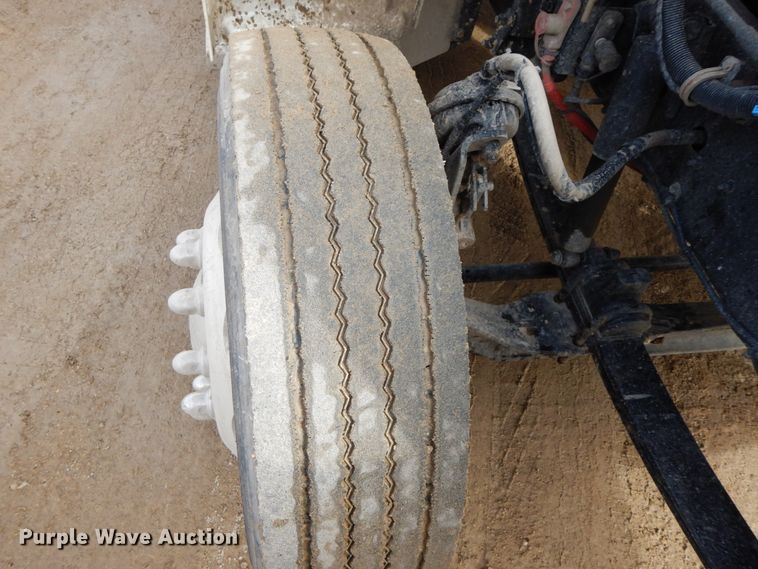 image for item DF6480 2020 Peterbilt 337  rollback truck