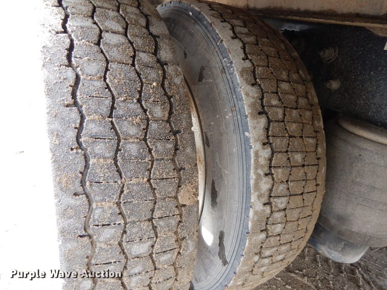 image for item DF6480 2020 Peterbilt 337  rollback truck