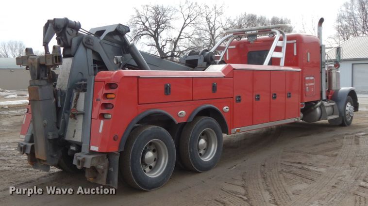 image for item DF6482 2001 Peterbilt 379  tow truck