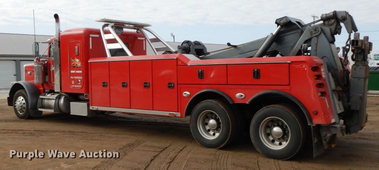 image for item DF6482 2001 Peterbilt 379  tow truck
