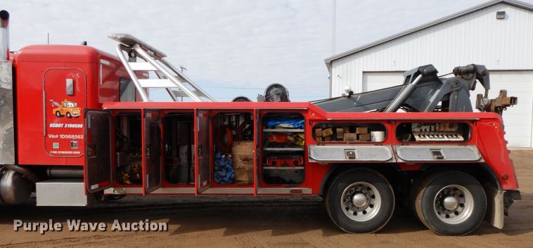 image for item DF6482 2001 Peterbilt 379  tow truck