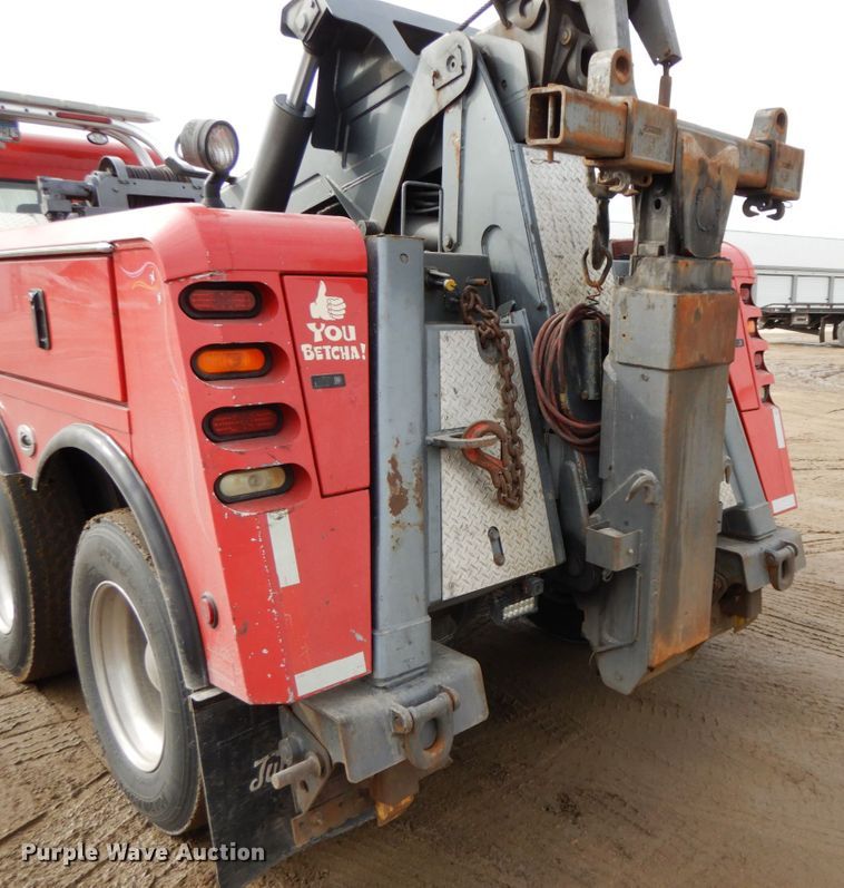 image for item DF6482 2001 Peterbilt 379  tow truck