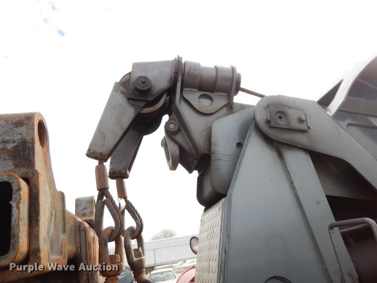 image for item DF6482 2001 Peterbilt 379  tow truck