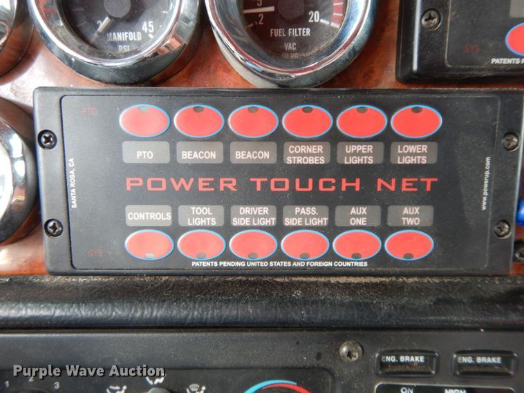 image for item DF6482 2001 Peterbilt 379  tow truck