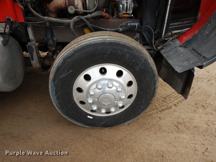 image for item DF6482 2001 Peterbilt 379  tow truck