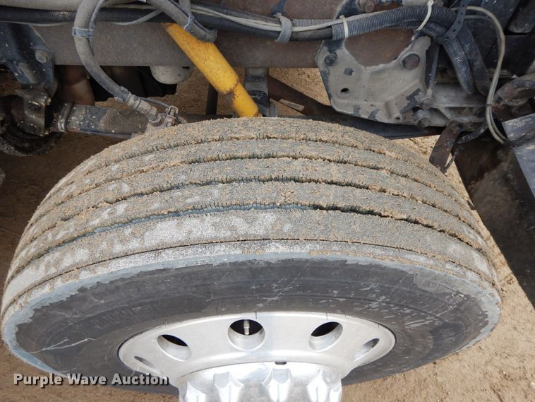 image for item DF6482 2001 Peterbilt 379  tow truck