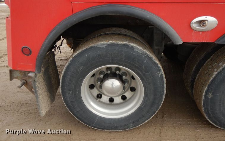 image for item DF6482 2001 Peterbilt 379  tow truck