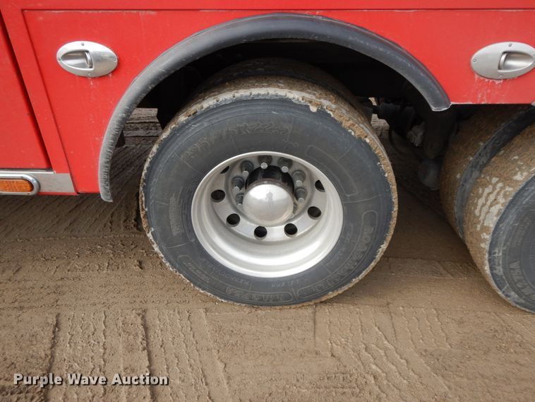 image for item DF6482 2001 Peterbilt 379  tow truck