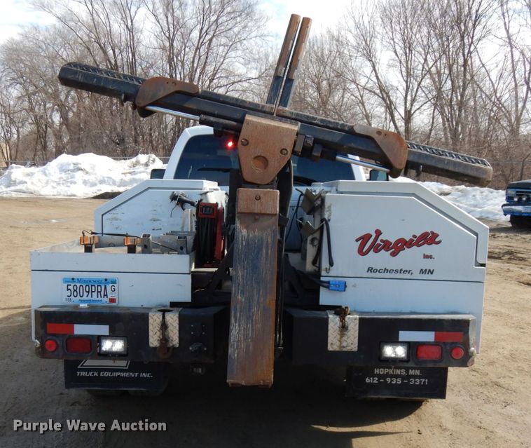 image for item DF6483 2011 Ford F350 Super Duty  SuperCab tow truck