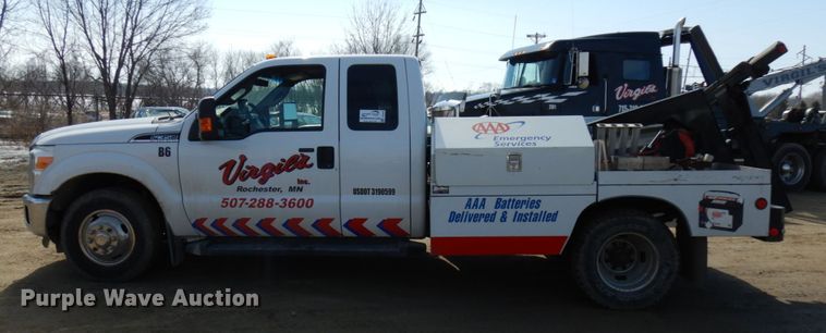 image for item DF6483 2011 Ford F350 Super Duty  SuperCab tow truck