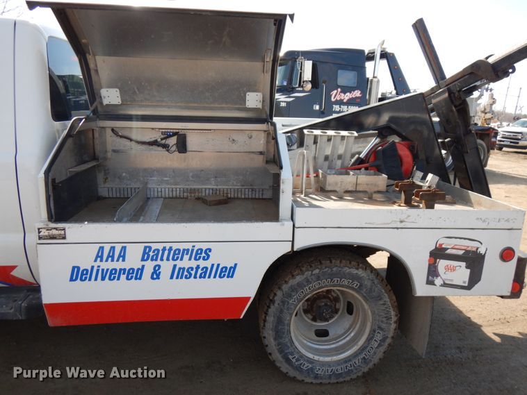 image for item DF6483 2011 Ford F350 Super Duty  SuperCab tow truck