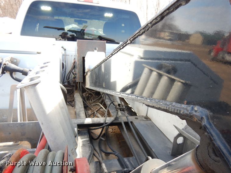 image for item DF6483 2011 Ford F350 Super Duty  SuperCab tow truck