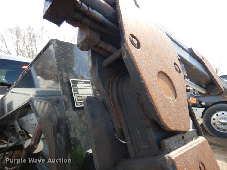 image for item DF6483 2011 Ford F350 Super Duty  SuperCab tow truck