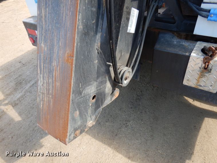 image for item DF6483 2011 Ford F350 Super Duty  SuperCab tow truck