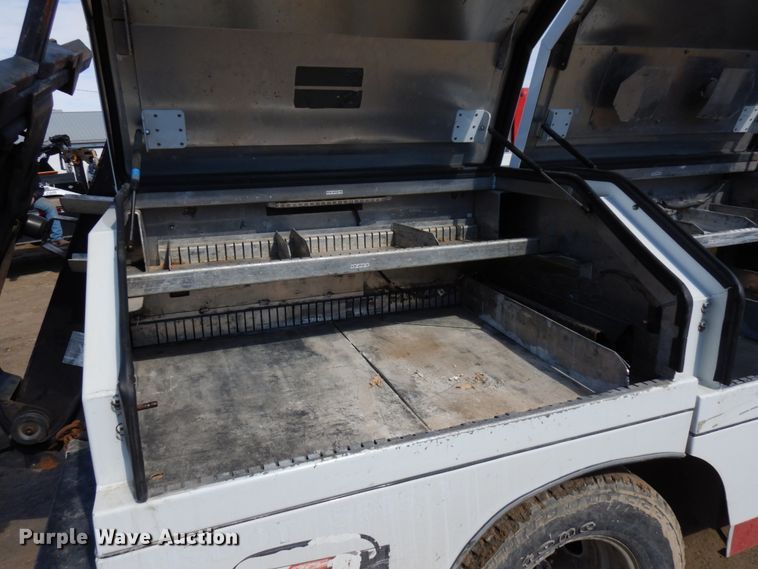 image for item DF6483 2011 Ford F350 Super Duty  SuperCab tow truck