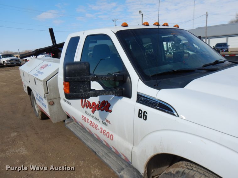 image for item DF6483 2011 Ford F350 Super Duty  SuperCab tow truck