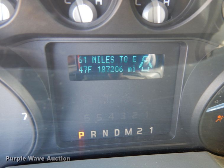 image for item DF6483 2011 Ford F350 Super Duty  SuperCab tow truck