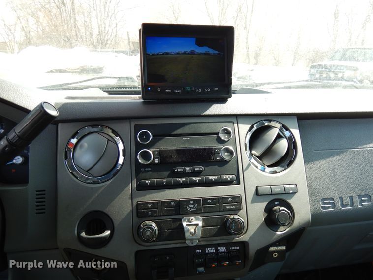 image for item DF6483 2011 Ford F350 Super Duty  SuperCab tow truck