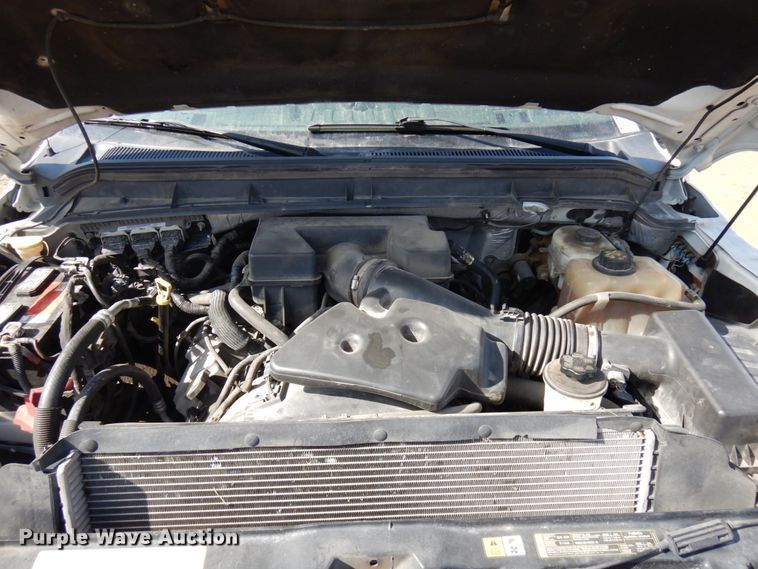 image for item DF6483 2011 Ford F350 Super Duty  SuperCab tow truck