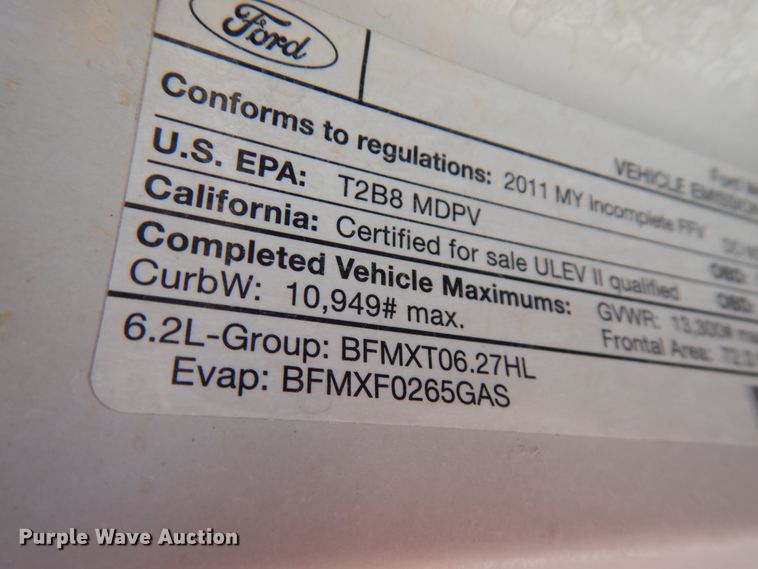 image for item DF6483 2011 Ford F350 Super Duty  SuperCab tow truck