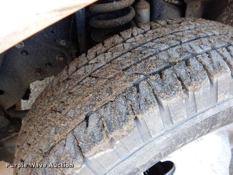 image for item DF6483 2011 Ford F350 Super Duty  SuperCab tow truck