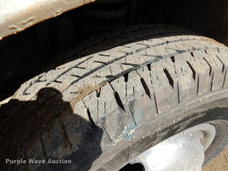 image for item DF6483 2011 Ford F350 Super Duty  SuperCab tow truck