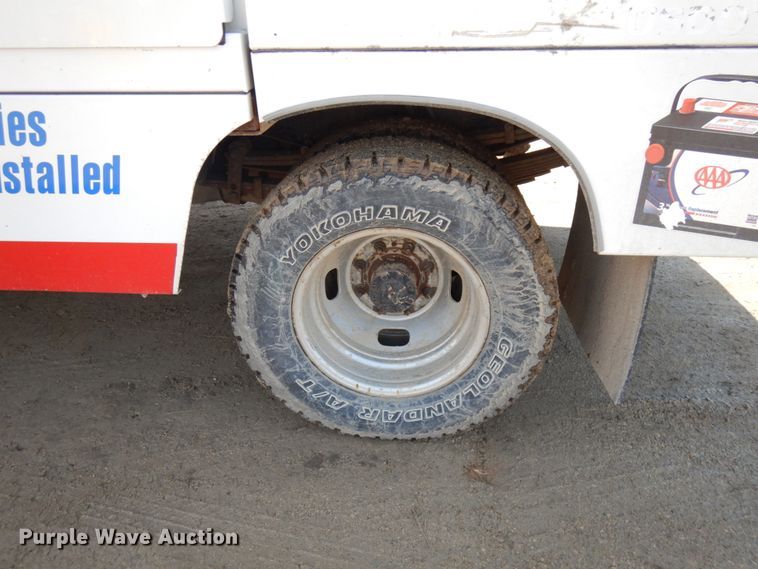 image for item DF6483 2011 Ford F350 Super Duty  SuperCab tow truck